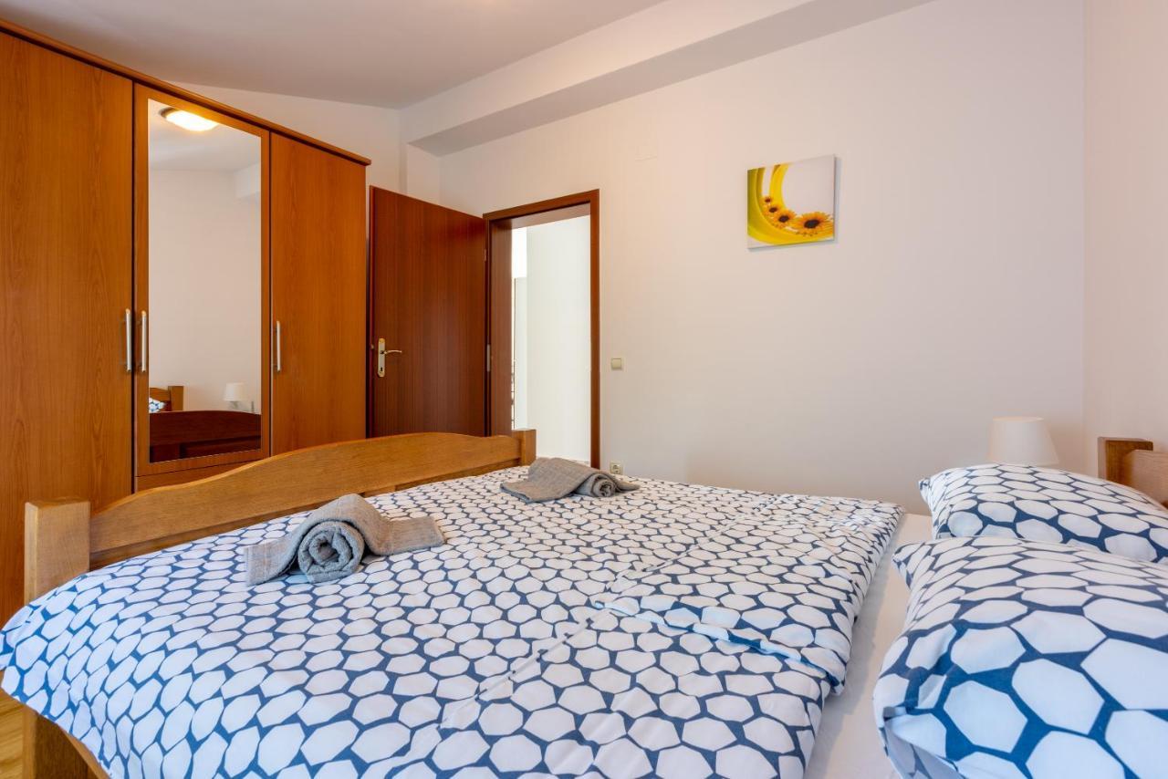 Apartments Antonija Crikvenica Exterior foto